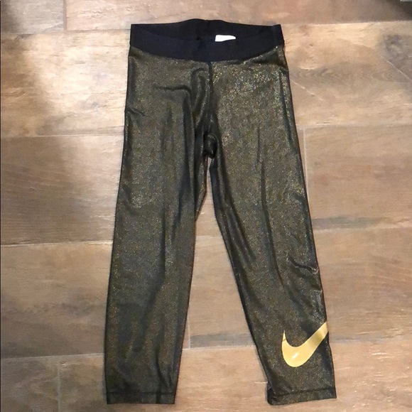 Nike leggings. Cropped.